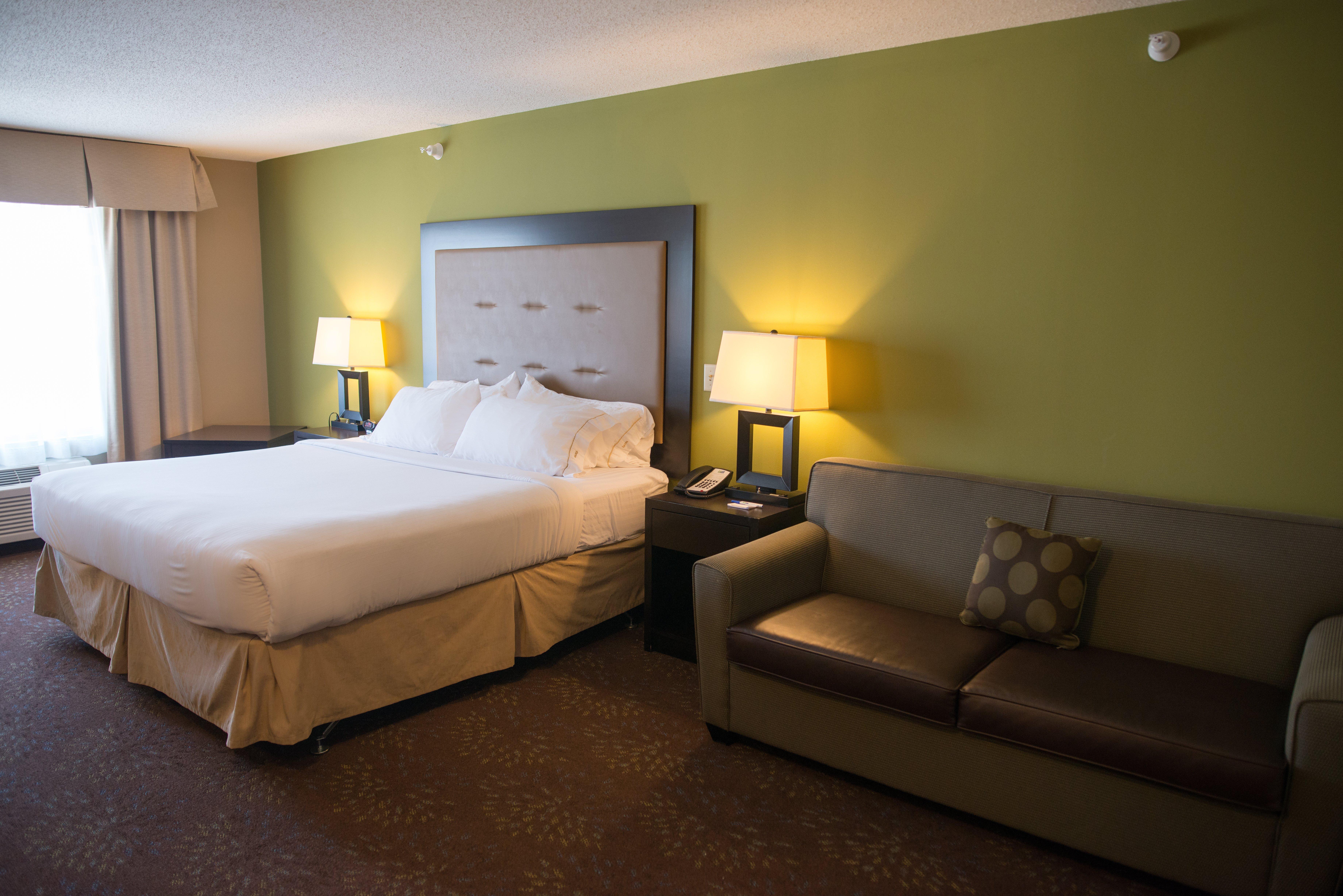 Holiday Inn Express & Suites Northwood By Ihg Silver Lake Екстер'єр фото