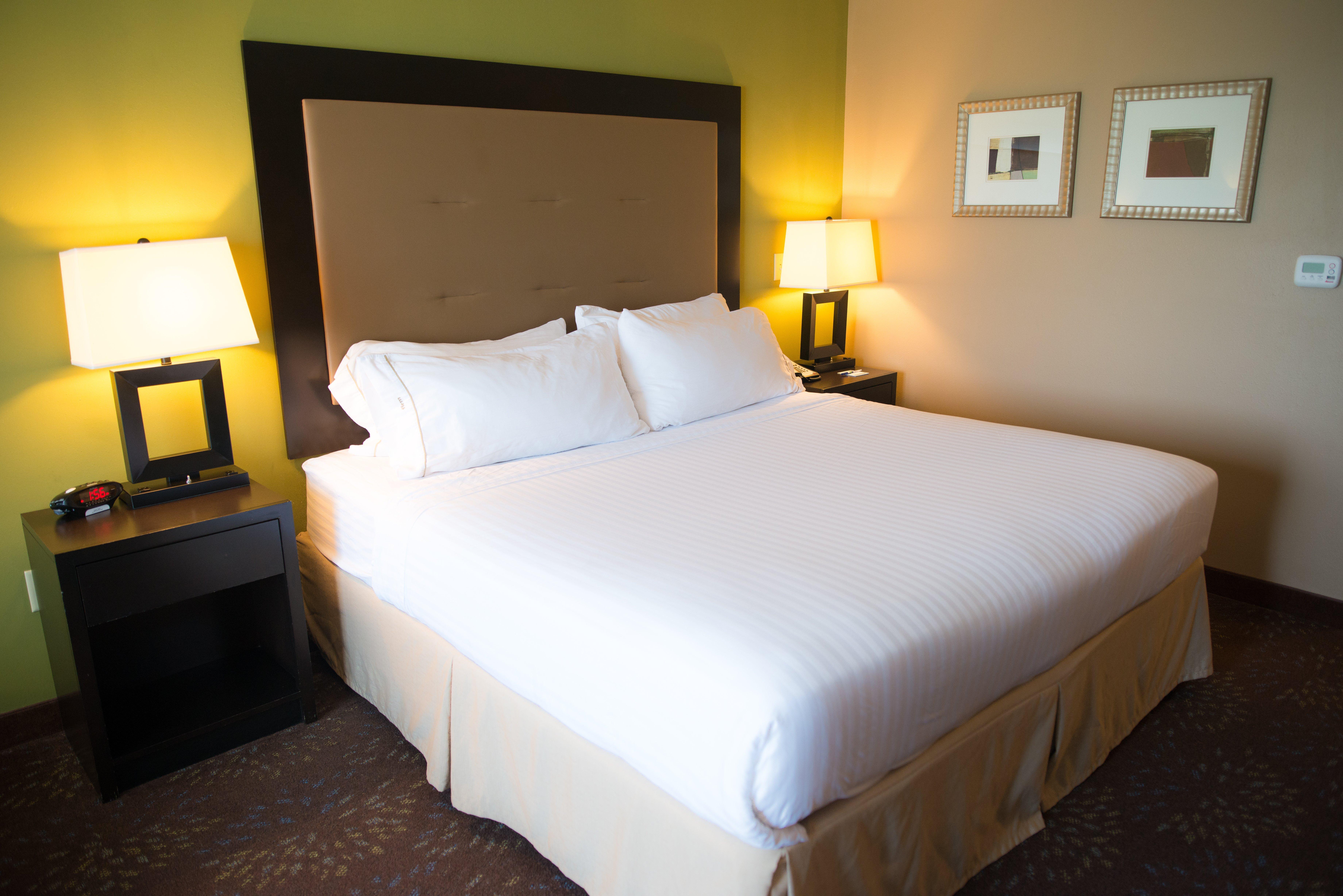 Holiday Inn Express & Suites Northwood By Ihg Silver Lake Екстер'єр фото
