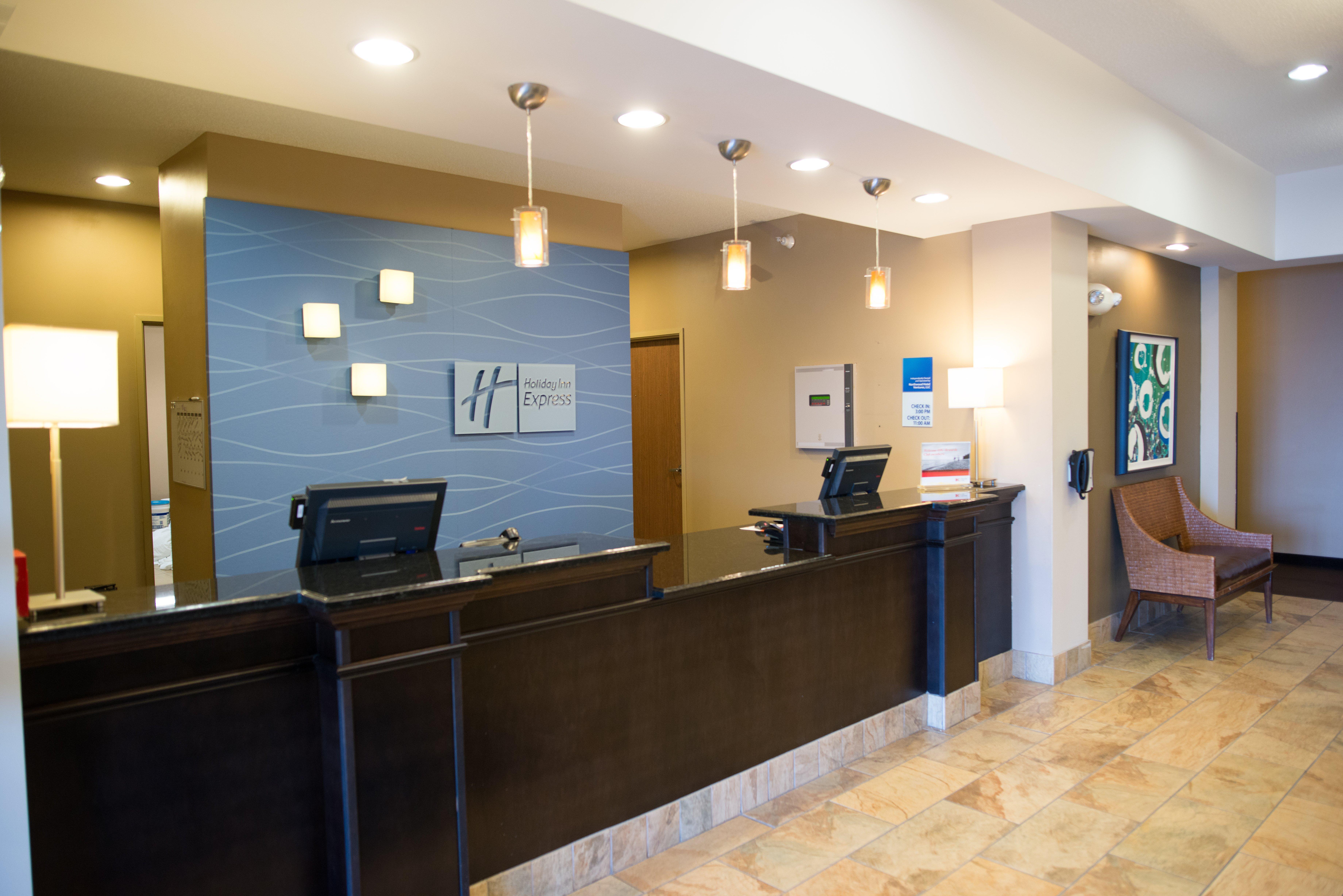 Holiday Inn Express & Suites Northwood By Ihg Silver Lake Екстер'єр фото