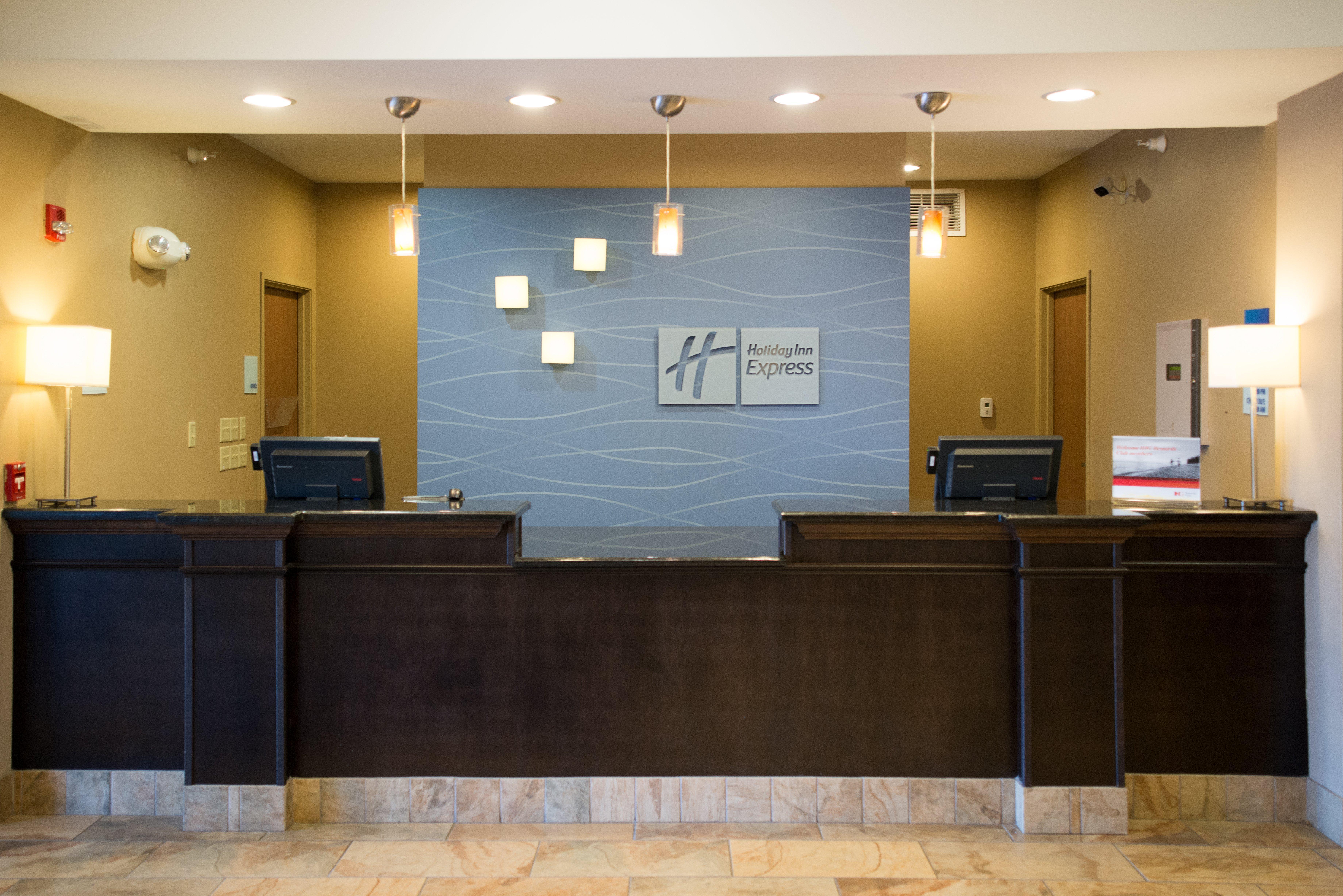 Holiday Inn Express & Suites Northwood By Ihg Silver Lake Екстер'єр фото