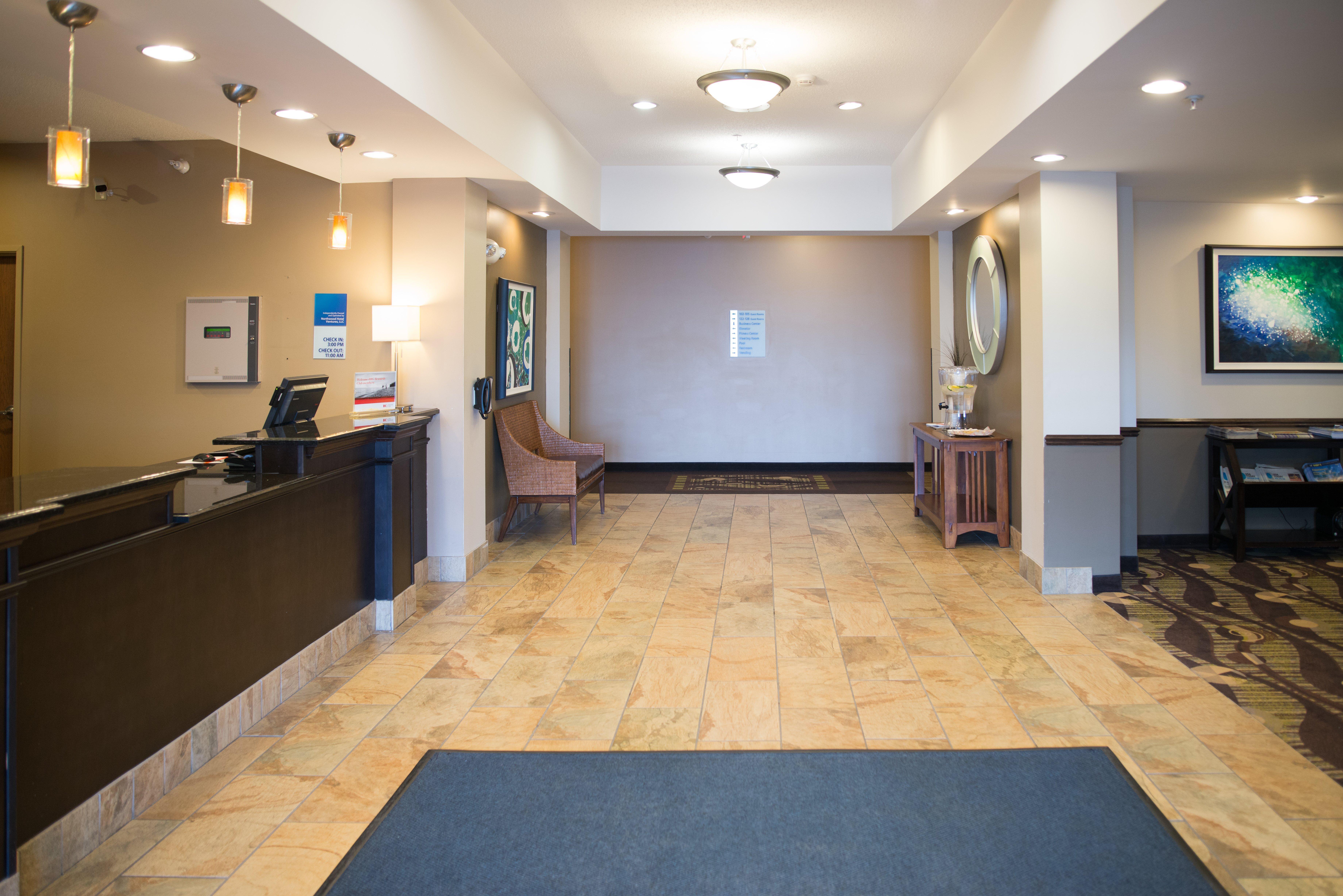 Holiday Inn Express & Suites Northwood By Ihg Silver Lake Екстер'єр фото