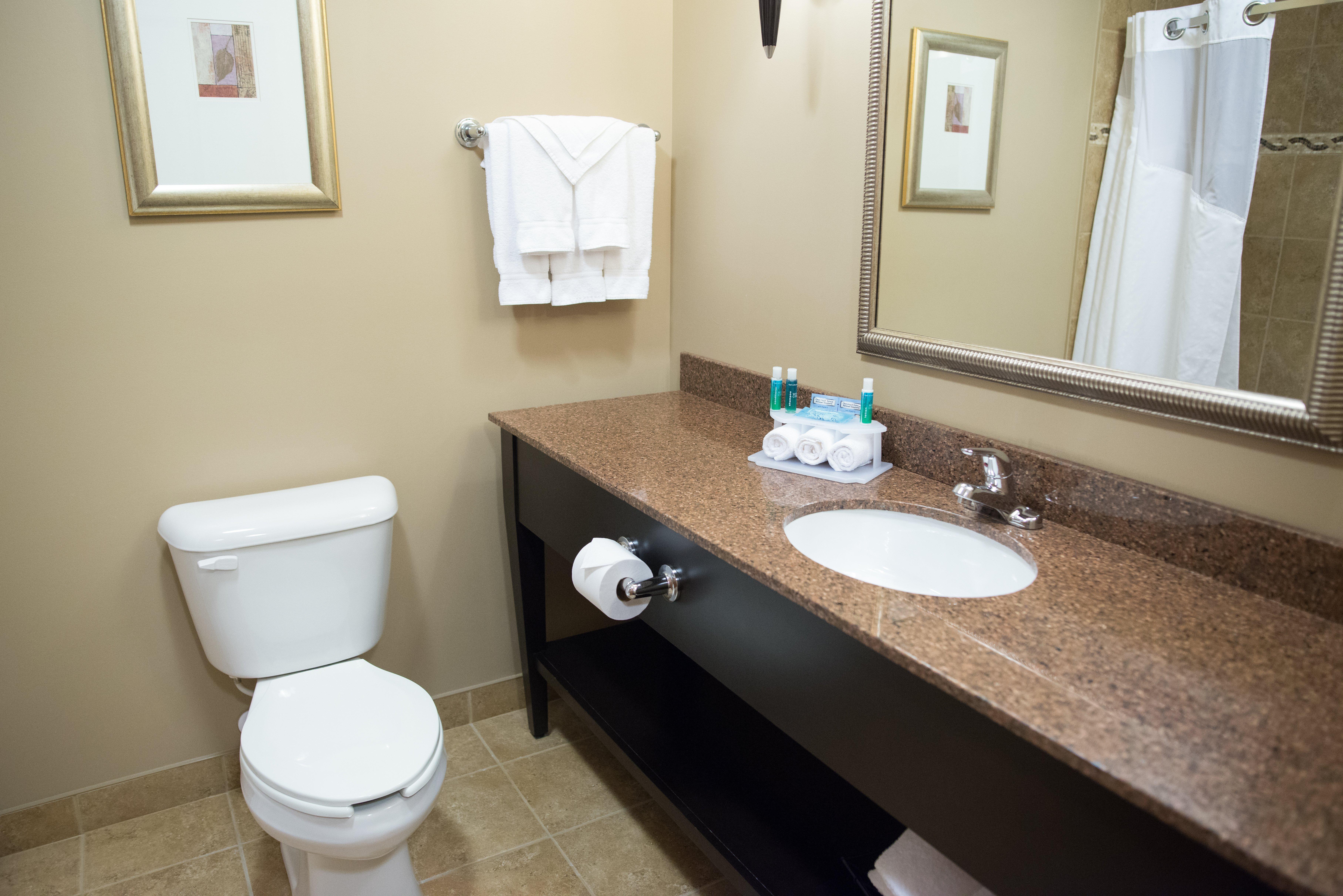 Holiday Inn Express & Suites Northwood By Ihg Silver Lake Екстер'єр фото