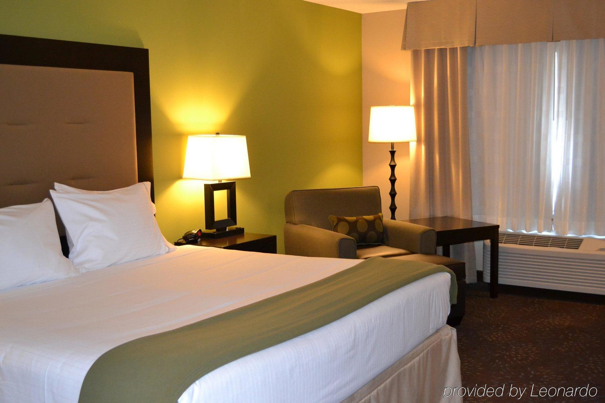 Holiday Inn Express & Suites Northwood, An Ihg Hotel Екстер'єр фото