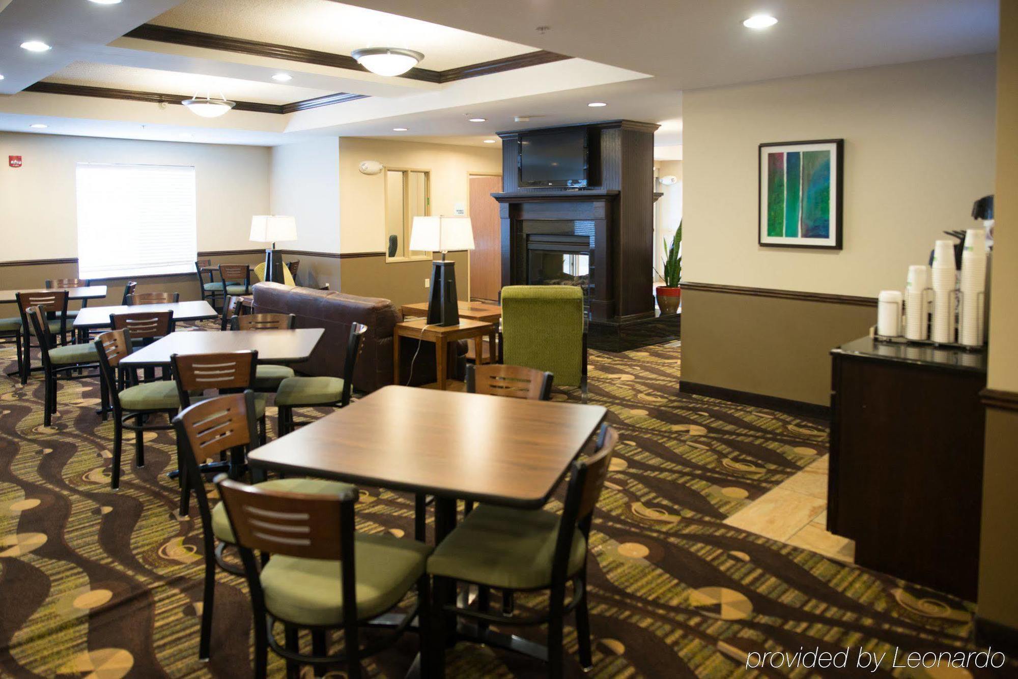 Holiday Inn Express & Suites Northwood By Ihg Silver Lake Екстер'єр фото